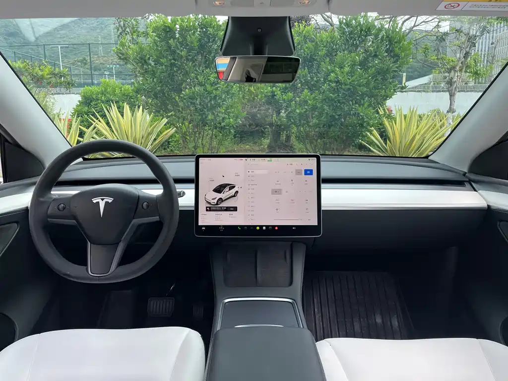 Tesla Model Y 2023 — фото 9