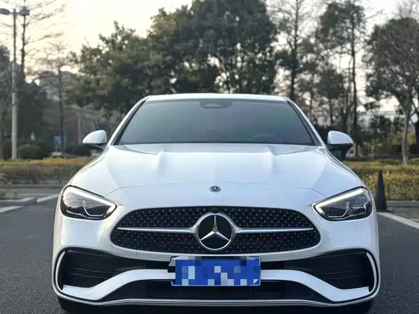 Mercedes-Benz C-Class 2024