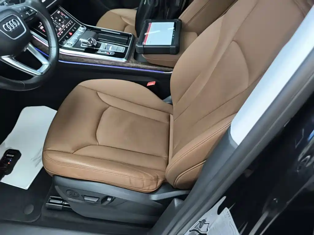 Audi Q7 2021 — фото 15