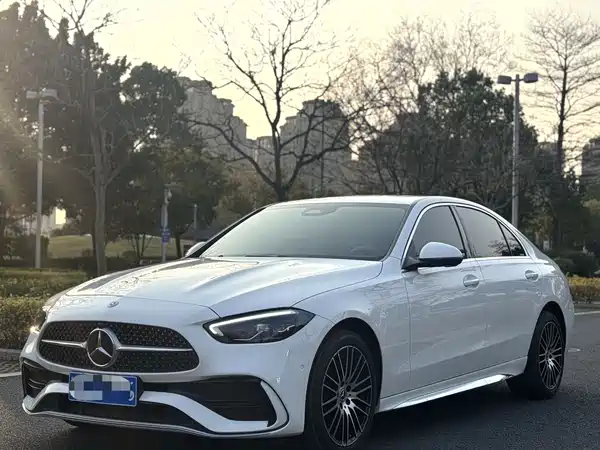 Mercedes-Benz C-Class 2024