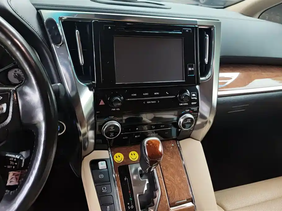 Toyota Alphard 2016 — фото 13