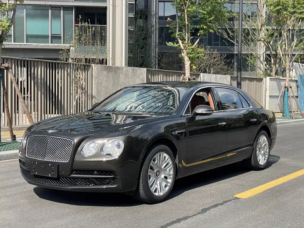 Bentley Flying Spur 2018 — фото 1