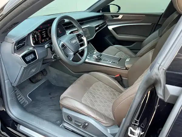 Audi A7L 2022