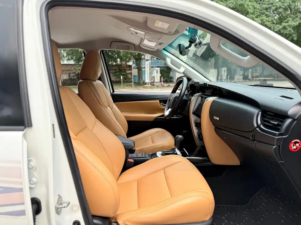 Toyota Fortuner 2018 — фото 20