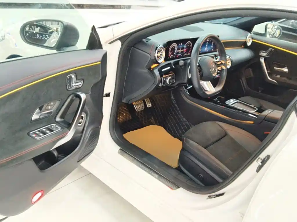 Mercedes-Benz CLA 2024 — фото 16
