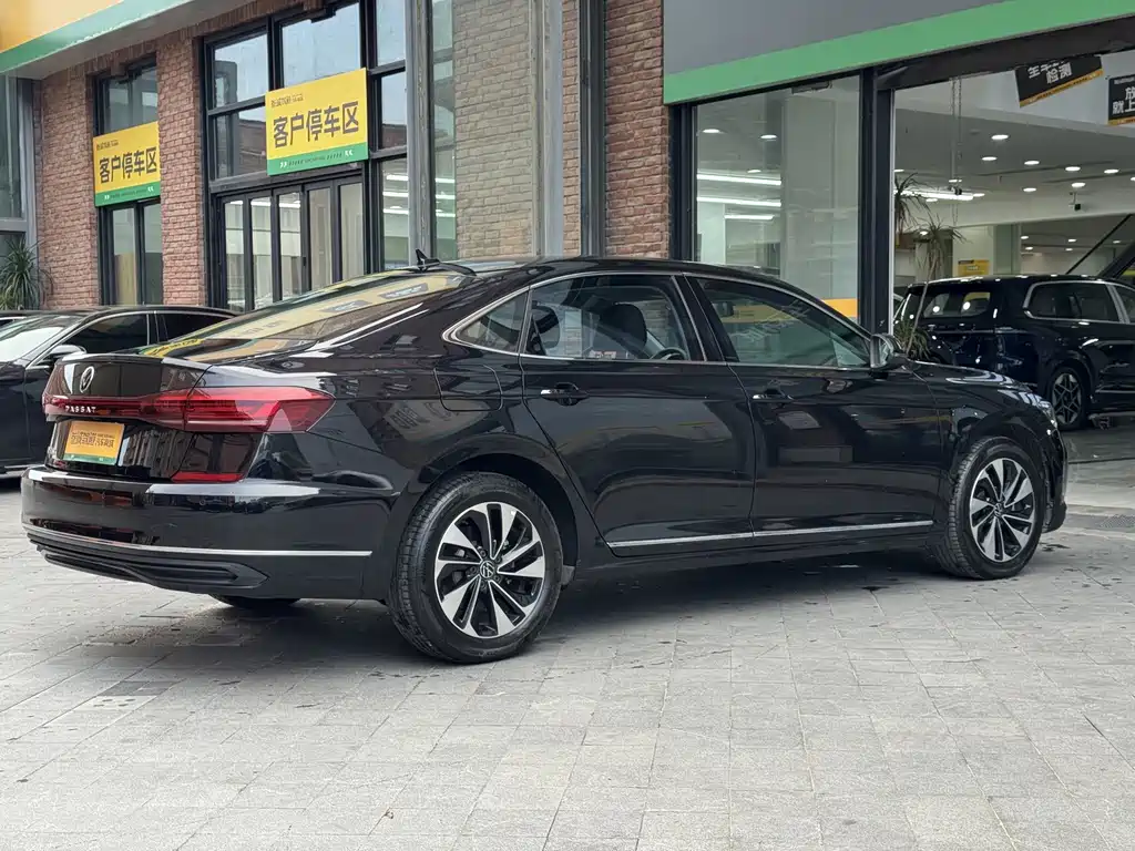 Volkswagen Passat 2025 — фото 7