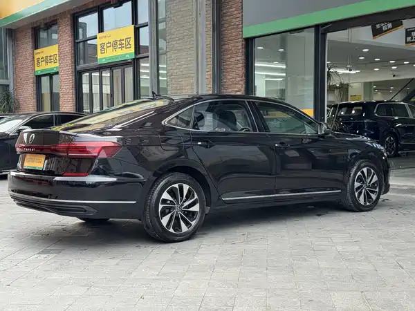 Volkswagen Passat 2025