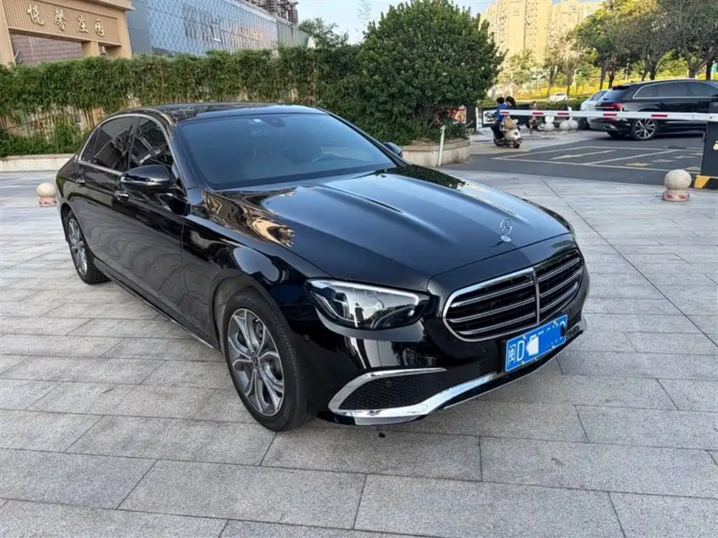 Mercedes-Benz E-Class 2022 — фото 3