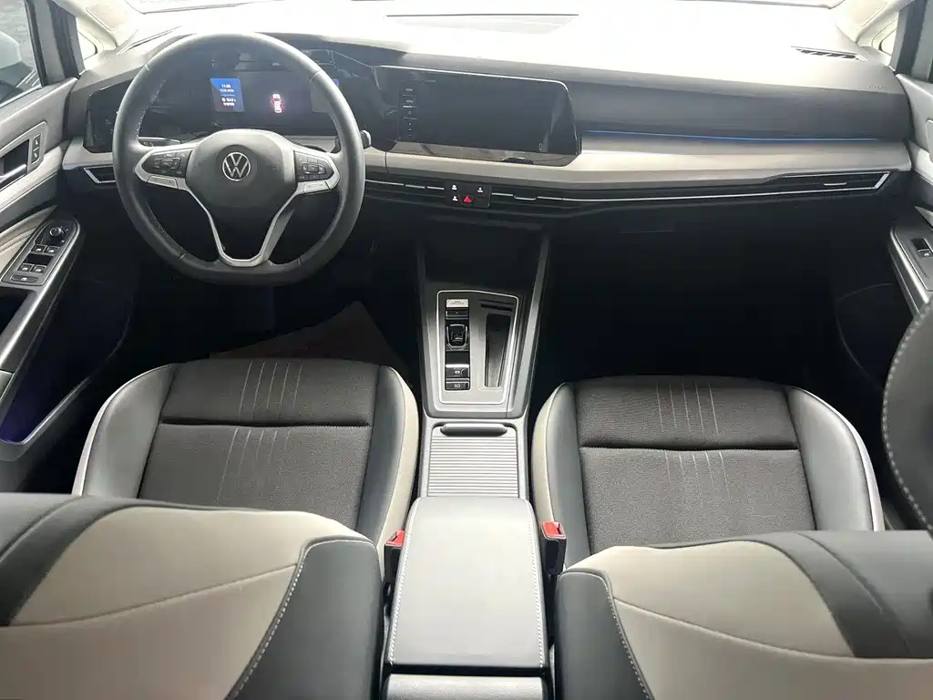 Volkswagen Golf 2023