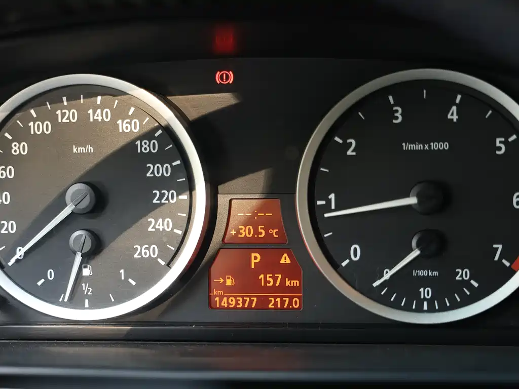 BMW 5 Series 2005 — фото 11