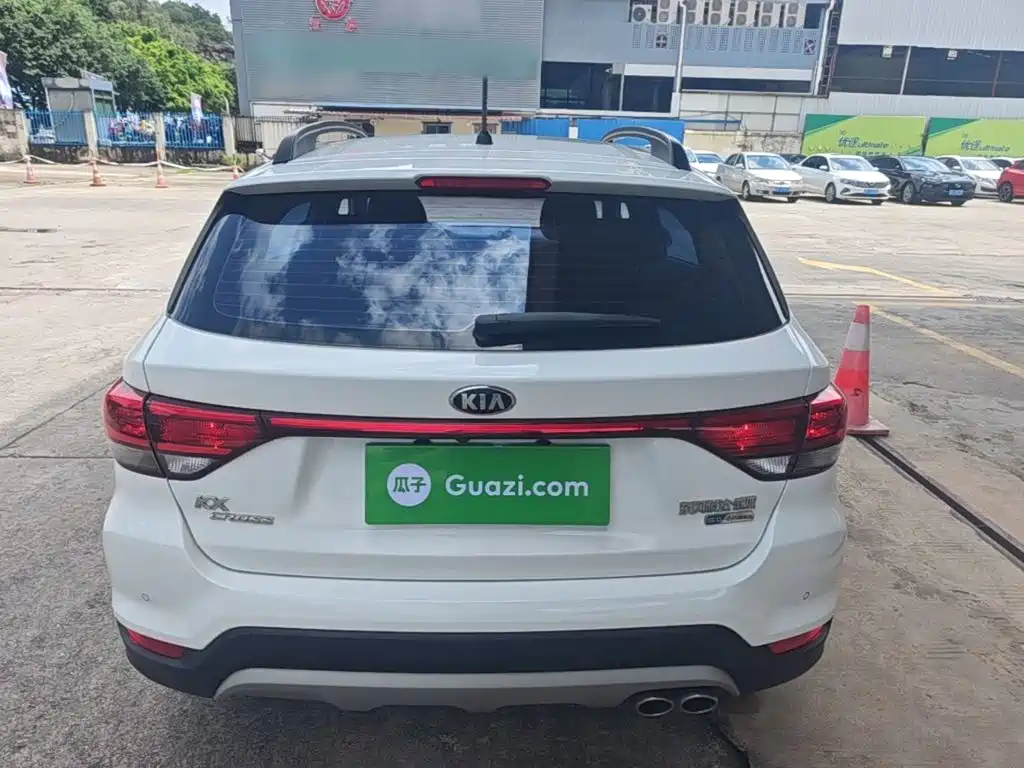 Kia KX Cross 2020 — фото 6