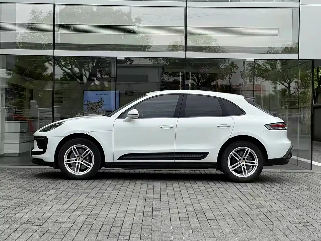 Porsche Macan 2023 — фото 2