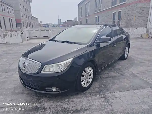 Buick LaCrosse 2011
