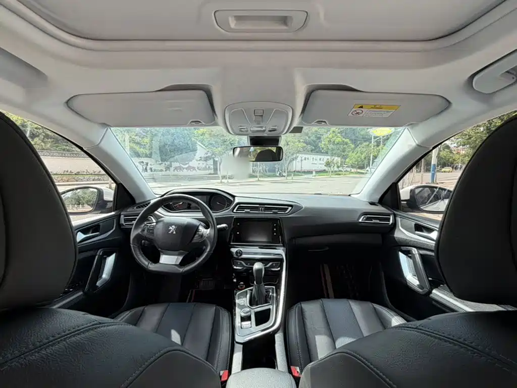Peugeot 308 2016 — фото 17