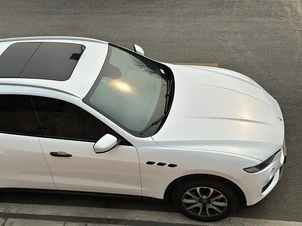 Maserati Levante 2017 — фото 13