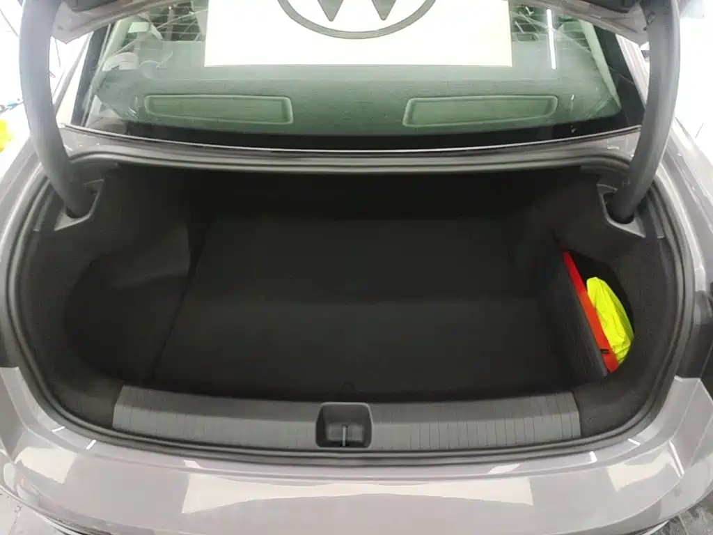 Volkswagen Passat 2024 — фото 19