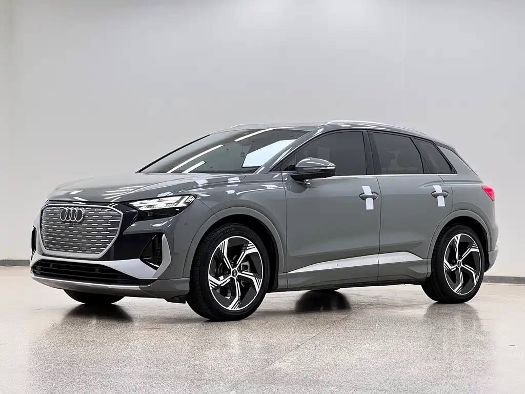 Audi Q4 e-tron 2022 — фото 1