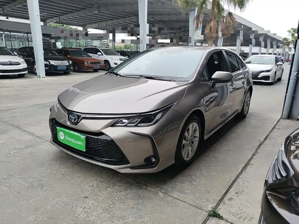 Toyota Corolla 2023 — фото 1