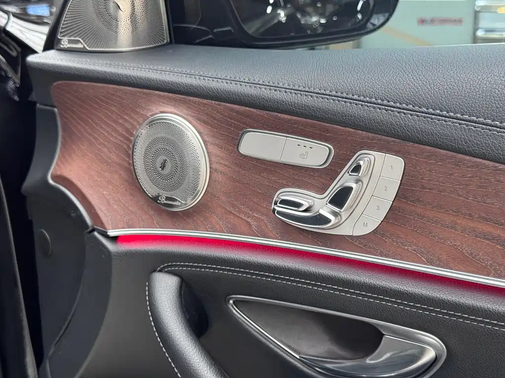 Mercedes-Benz E-Class 2018 — фото 11