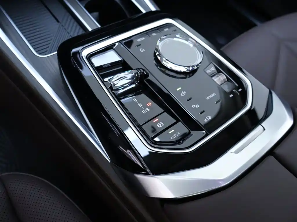 BMW 7 Series 2025 — фото 12