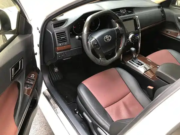Toyota Reiz 2015