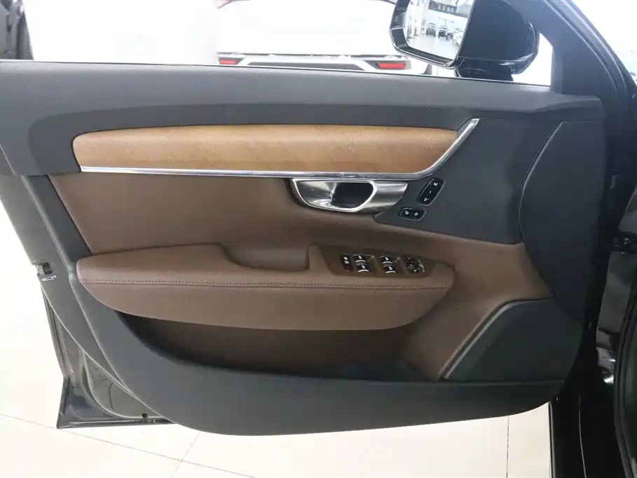 Volvo S90 PHEV 2021 — фото 11