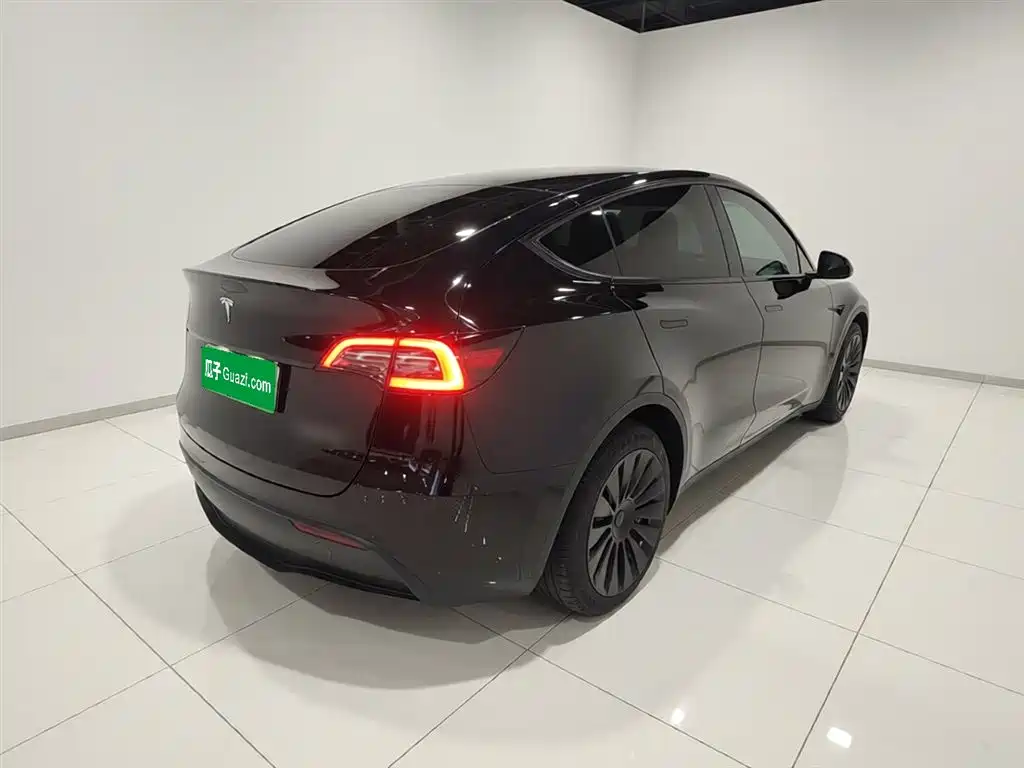 Tesla Model Y 2022 — фото 5