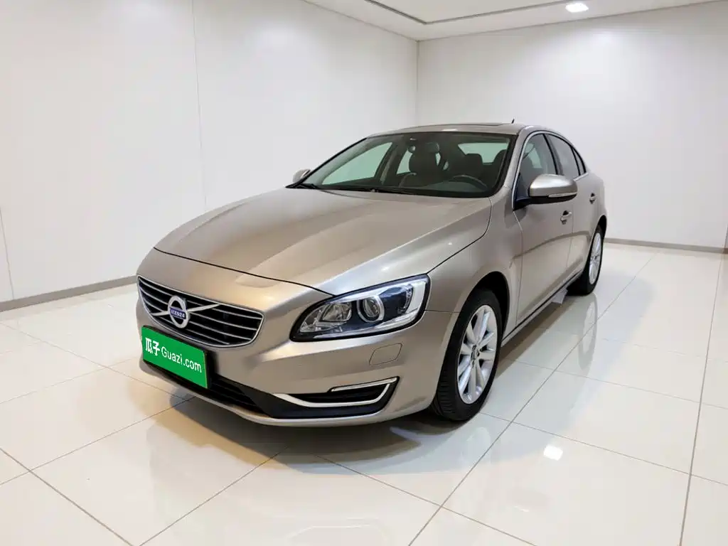 Volvo S60 2016 — фото 1