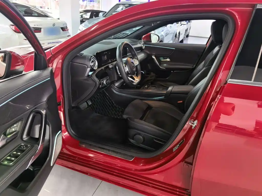 Mercedes-Benz A-Class 2020 — фото 12