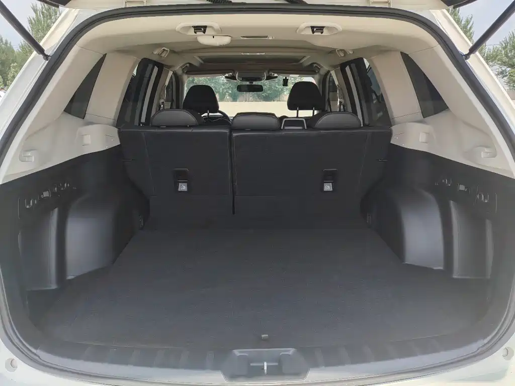 Subaru Forester 2022 — фото 10