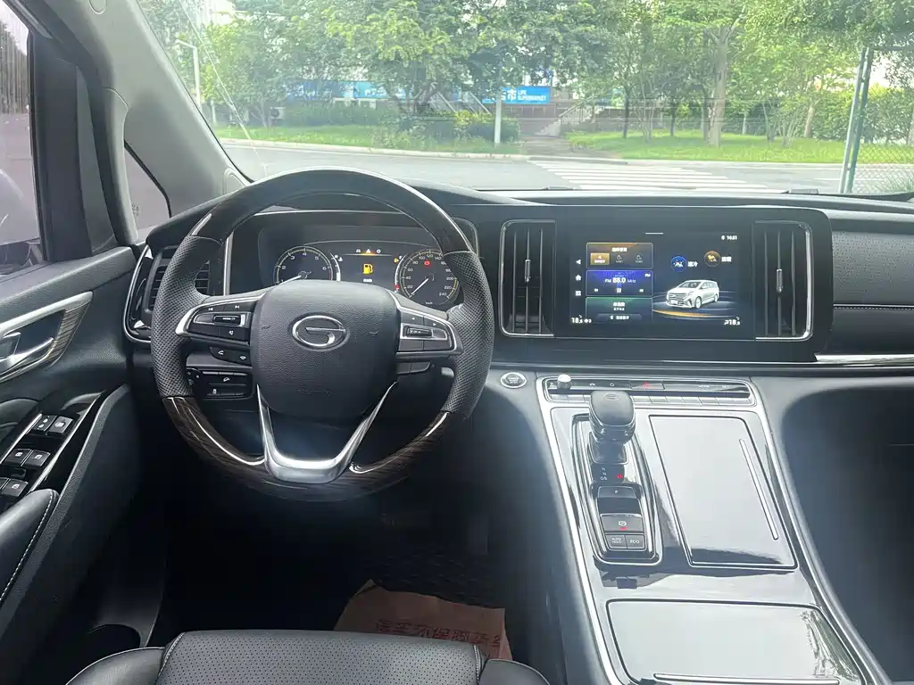 GAC Motor Trumpchi M8 2022 — фото 9