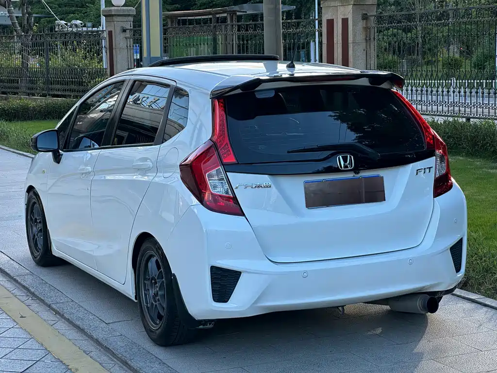 Honda Fit 2017 — фото 10