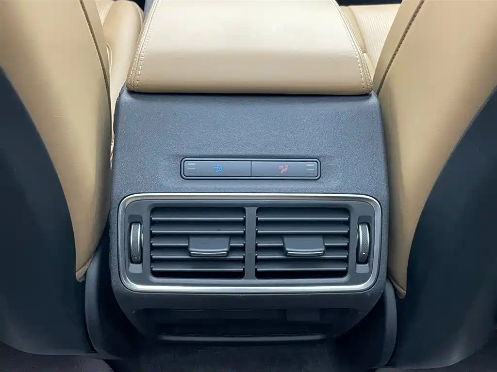Land Rover Discovery Sport 2024 — фото 16