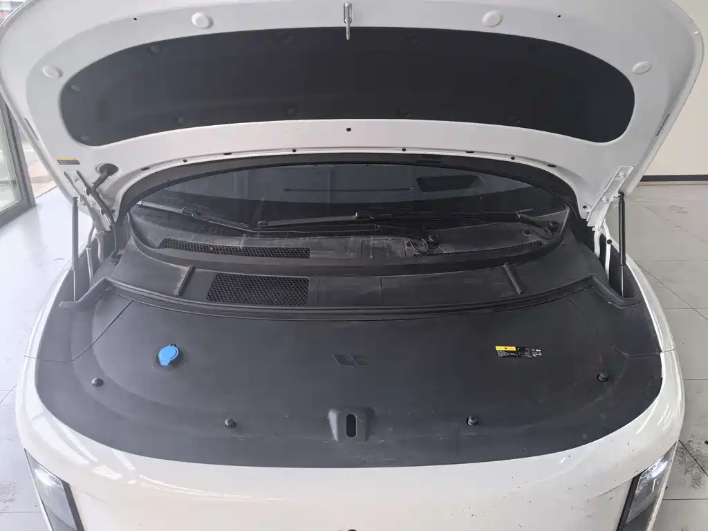 Li Auto i8 2025