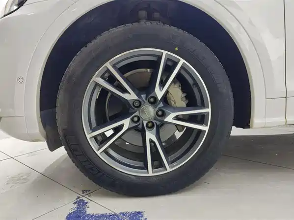 Audi Q5L 2020