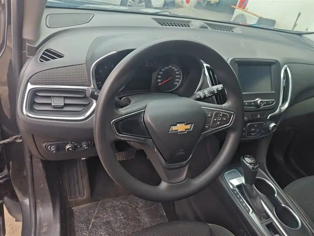 Chevrolet Equinox 2017 — фото 11