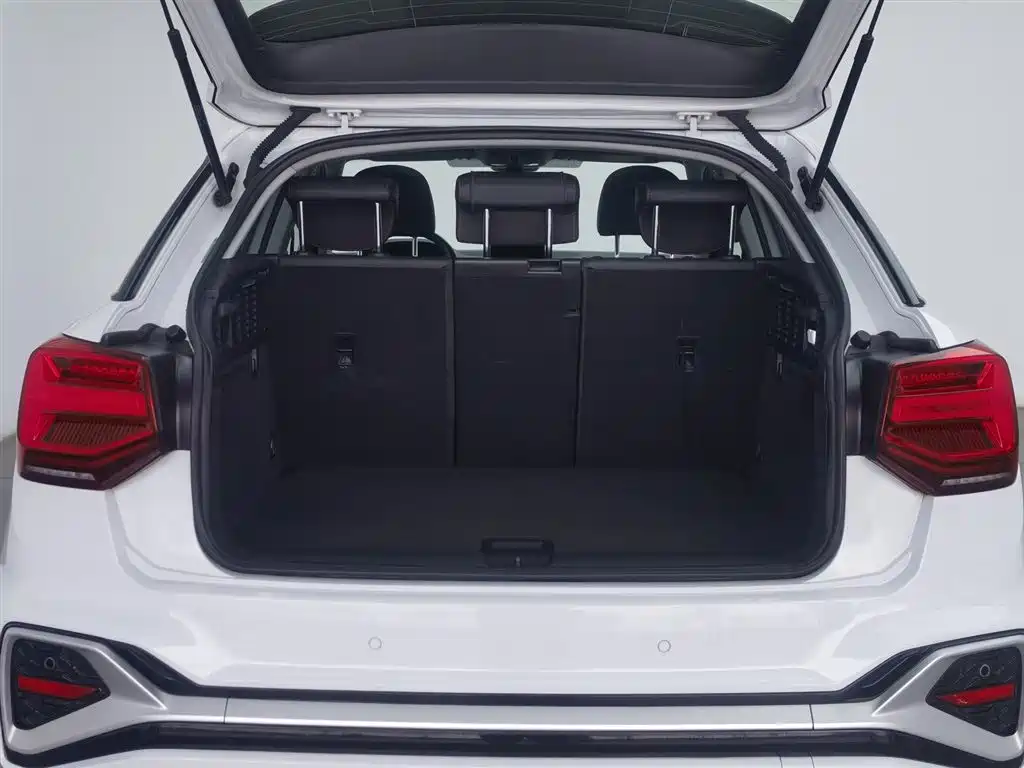 Audi Q2L 2022 — фото 16