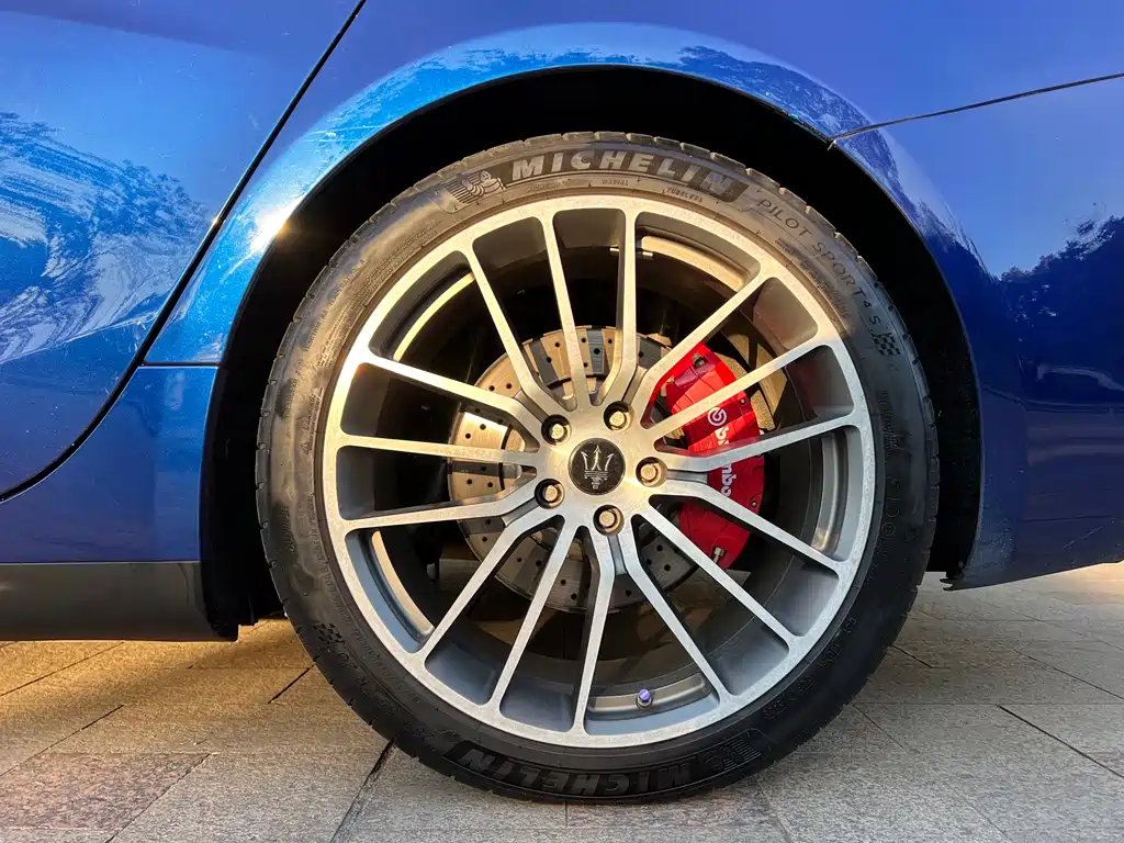 Maserati Ghibli 2018 — фото 13