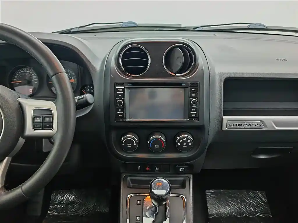 Jeep Compass 2014 — фото 12