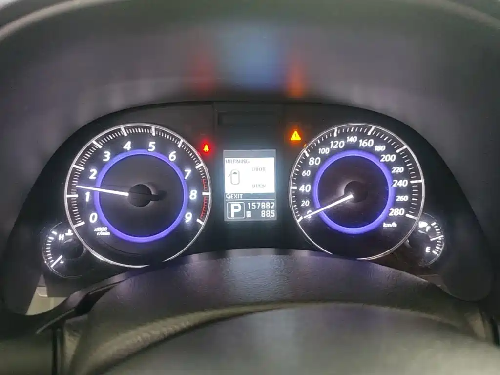 Infiniti QX70 2014 — фото 12