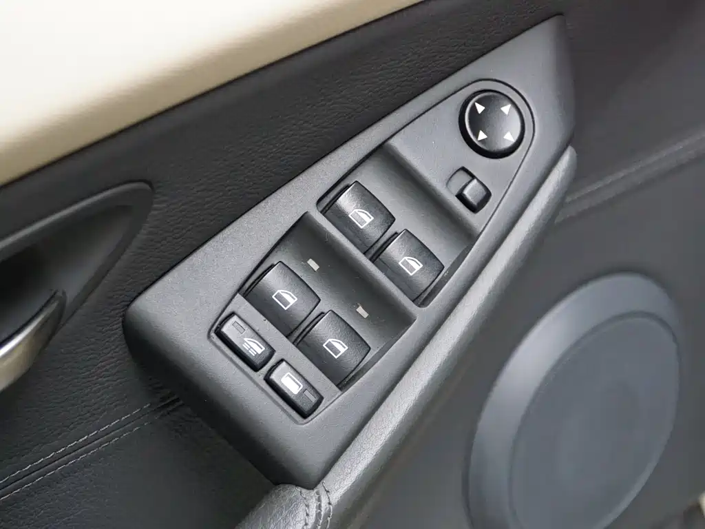 BMW 6 Series 2004 — фото 11