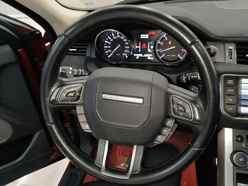 Land Rover Evoque 2016 — фото 11