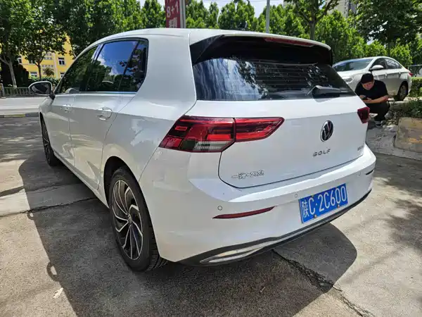 Volkswagen Golf 2022