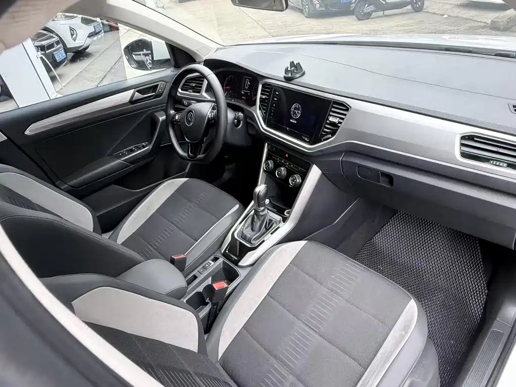 Volkswagen T-Roc 2023