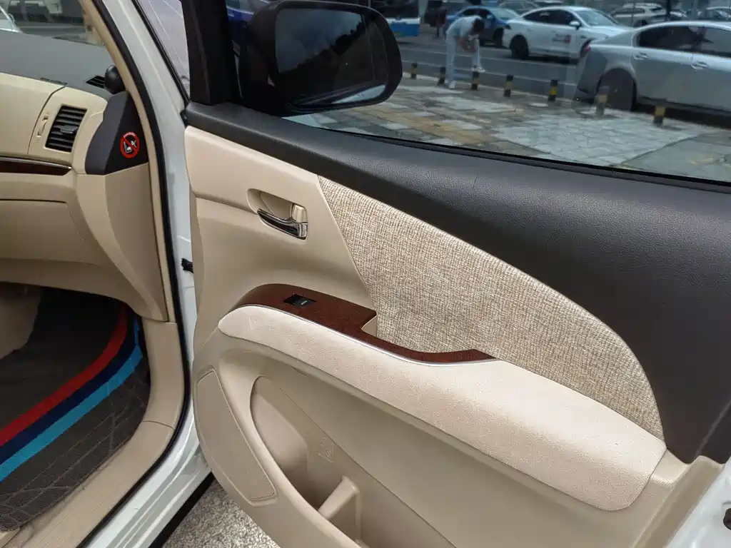 Toyota Previa 2017 — фото 16