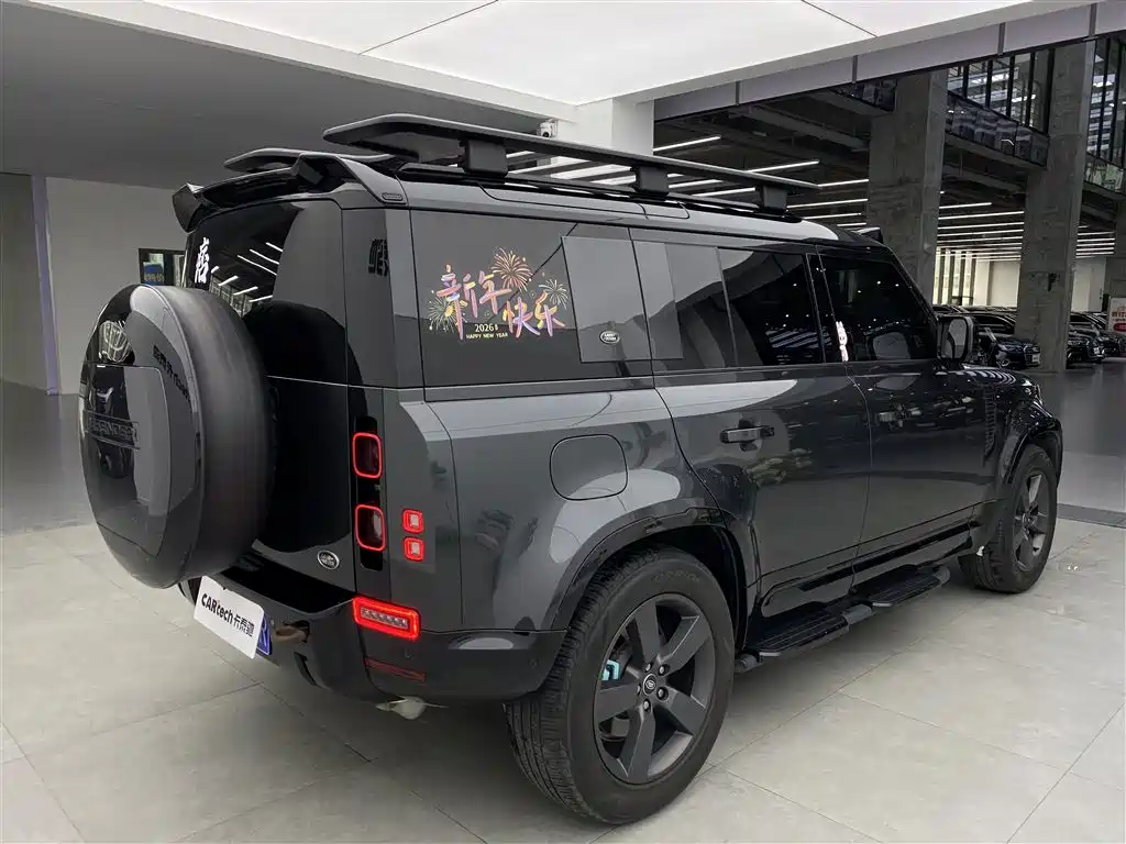 Land Rover Defender 2023 — фото 12