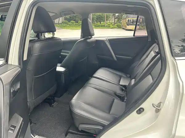 Toyota RAV4 2017