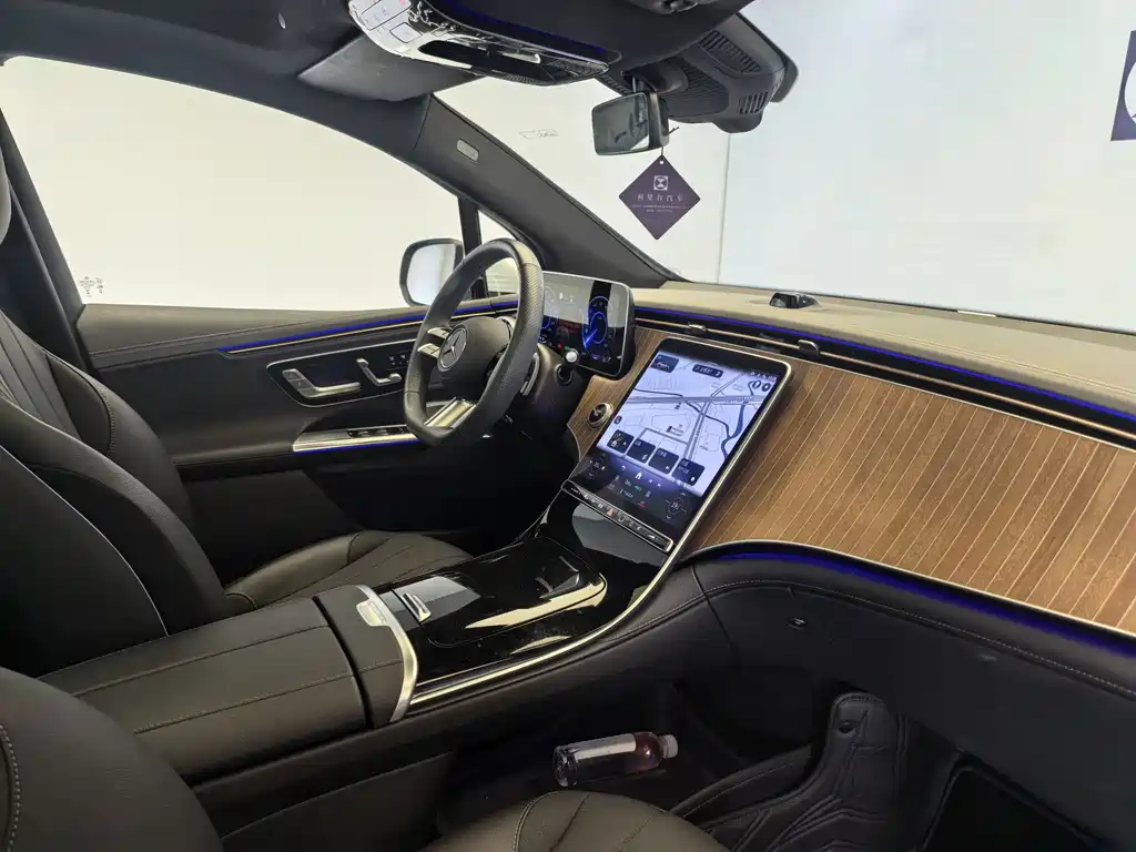 Mercedes-Benz EQE SUV 2025 — фото 17