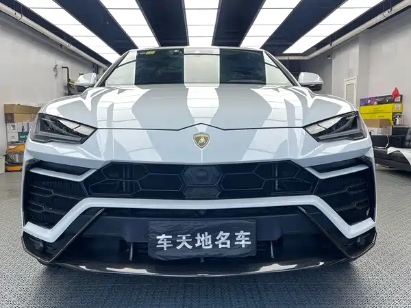 Lamborghini Urus 2021
