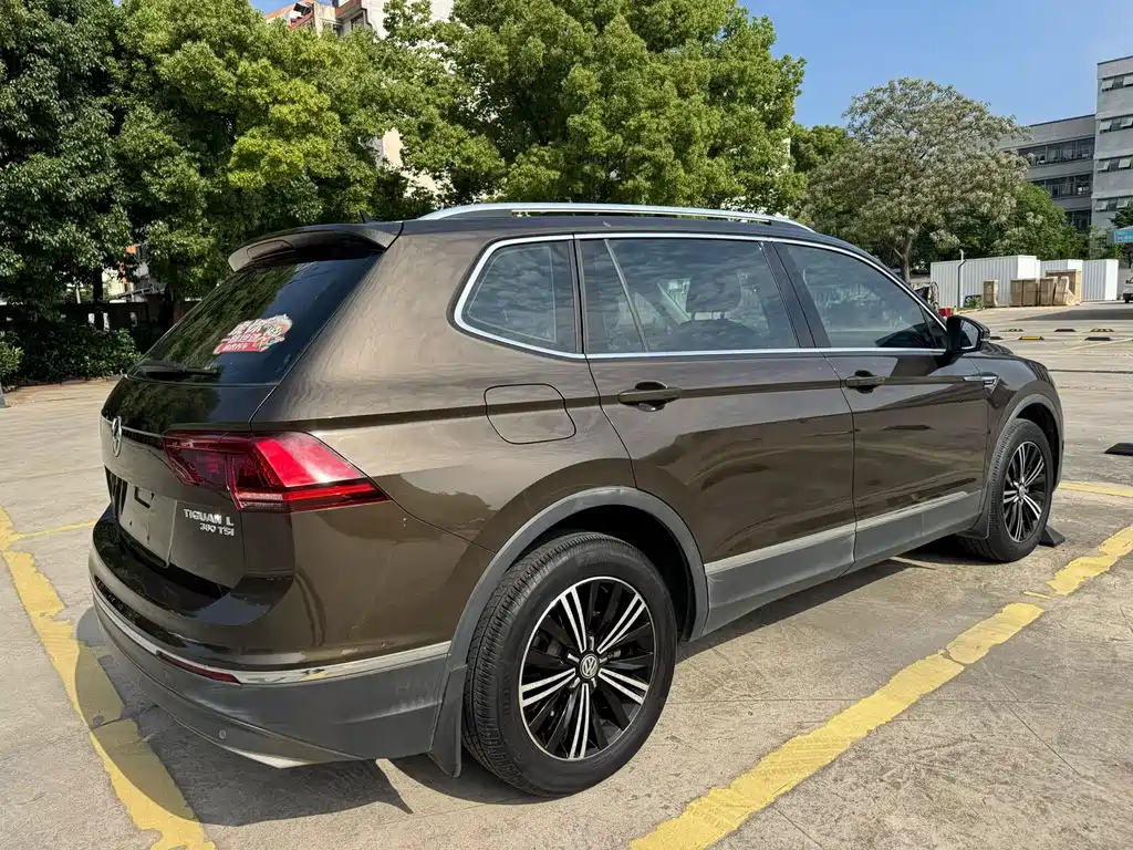 Volkswagen Tiguan L 2018 — фото 9